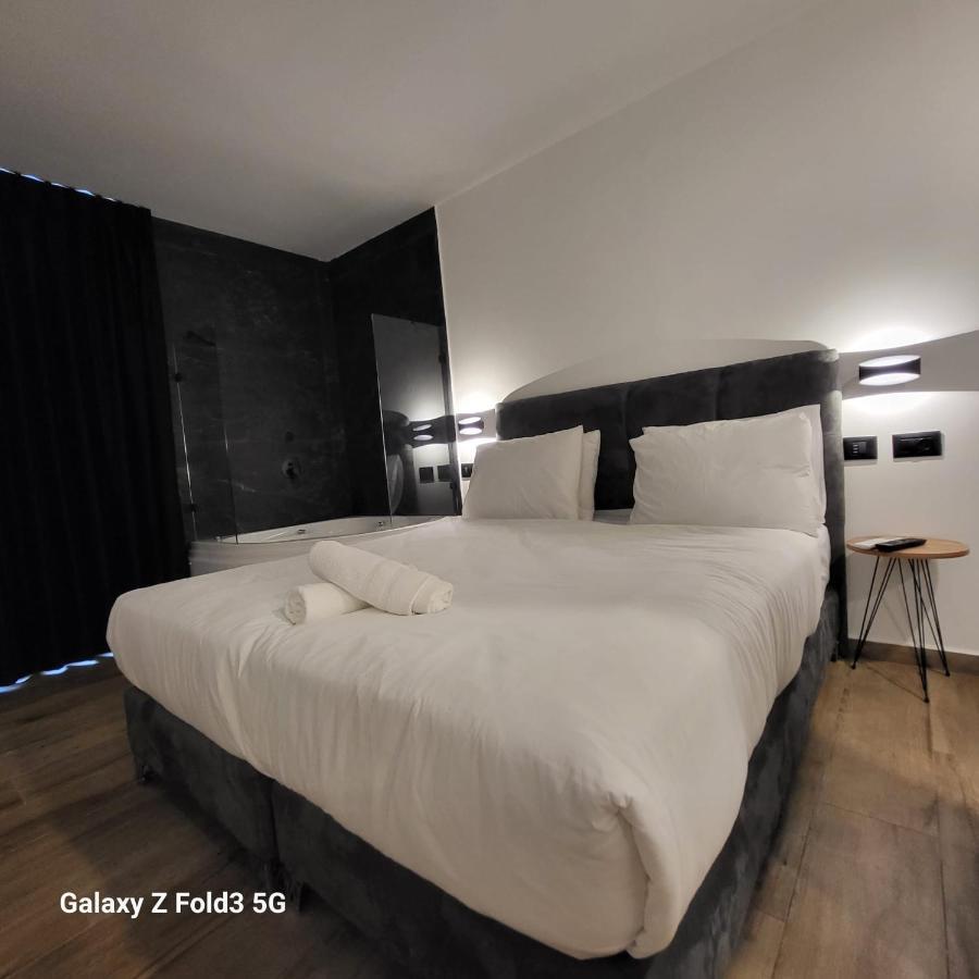 Selfie'S Boutique Hotel Тиверіада Екстер'єр фото